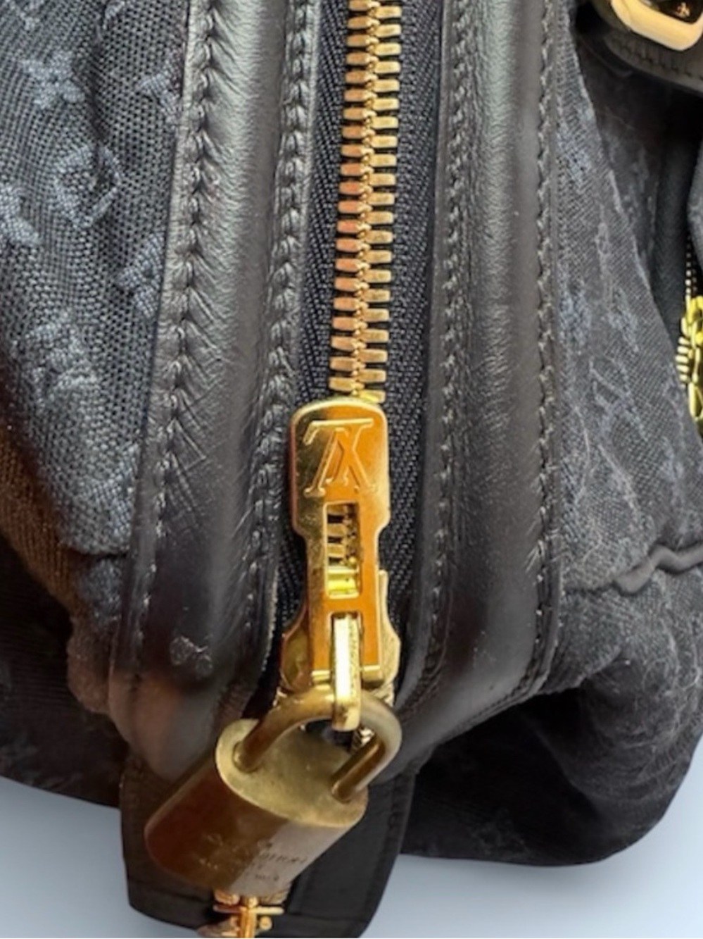 Louis Vuitton Blue Monogram Duffel Bag with Gold Hardware - Picture 7 of 9